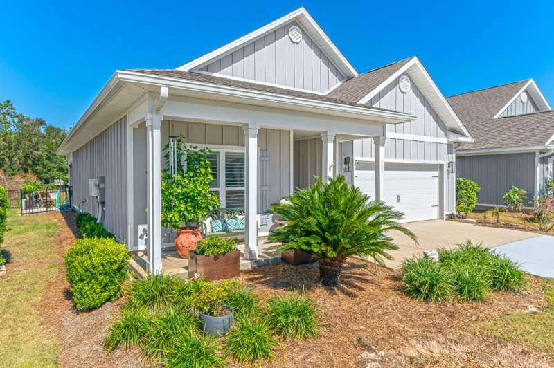 3 bedroom Detached Single Family at 529 Lightning Bug Lane, Hammock Bay, Freeport — photo 2