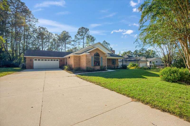3 bedroom Detached Single Family at 103 Fairway Drive, Foxwood Estates 1, Crestview — photo 2