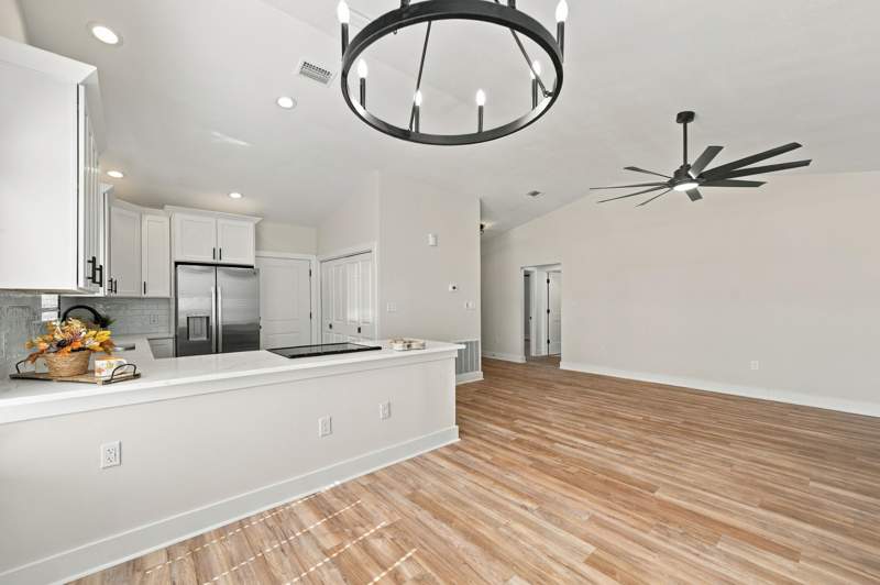 4 bedroom Detached Single Family at 64 Shore Drive, Holiday Shores Estates 3rd Addn, Miramar Beach — photo 5