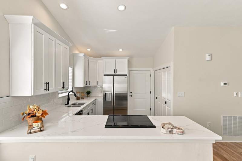 4 bedroom Detached Single Family at 64 Shore Drive, Holiday Shores Estates 3rd Addn, Miramar Beach — photo 2