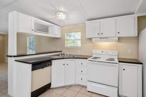 14 Roman Road, DeFuniak Springs FL - photo 7 of 36