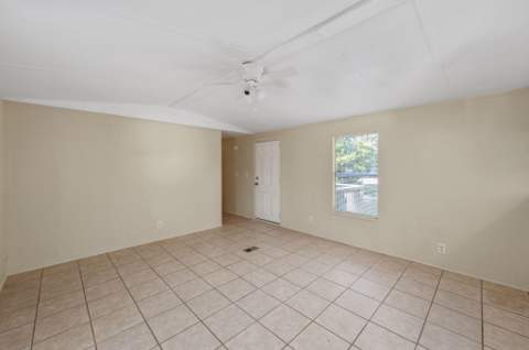 14 Roman Road, DeFuniak Springs FL - photo 13 of 36