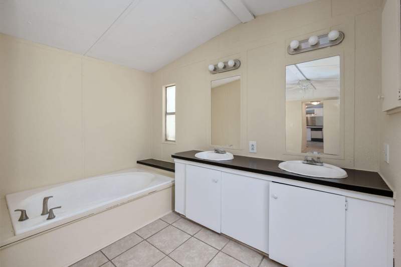 3 bedroom Manufactured Home at 14 Roman Road, DeFuniak Springs, DeFuniak Springs — photo 4