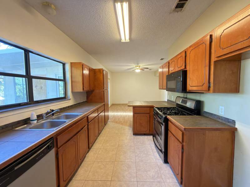 3 bedroom Detached Single Family at 174 Villacrest Drive, Northview Estates 3rd Addn, Crestview — photo 4