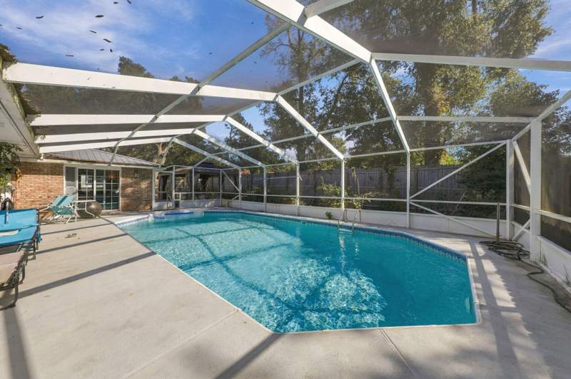 4 bedroom Detached Single Family at 611 Audubon Drive, Chateauguay 2, Fort Walton Beach — photo 2