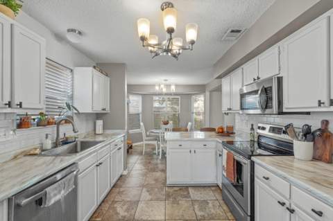 449 Bridgewater Court, Mary Esther FL - photo 12 of 40