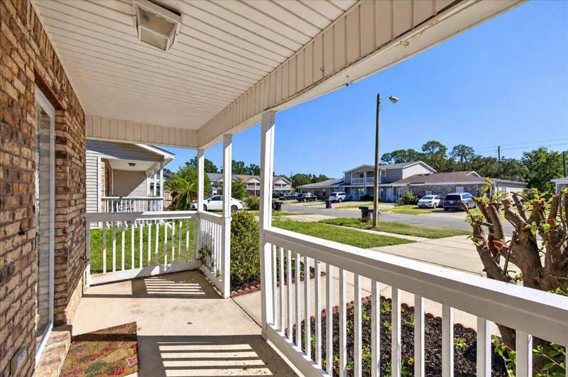2 bedroom Townhouse at 33 SE Chatelaine Circle, Chatelaine Estates S/D, Fort Walton Beach — photo 4