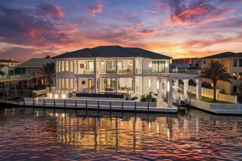 4 bedroom Detached Single Family at 501 Osceola Drive, Holiday Isle, Destin — photo 2