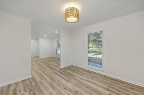 21 NW Linwood Road, Fort Walton Beach FL - photo 7 of 46