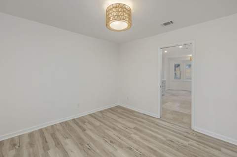 21 NW Linwood Road, Fort Walton Beach FL - photo 8 of 46