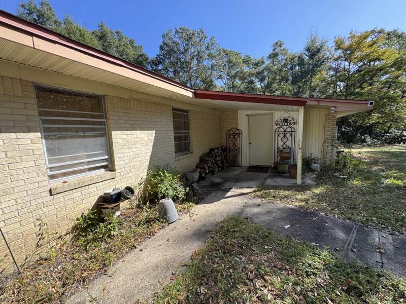 3 bedroom Farm at 3211 Maple Street, Crestview, Crestview — photo 2