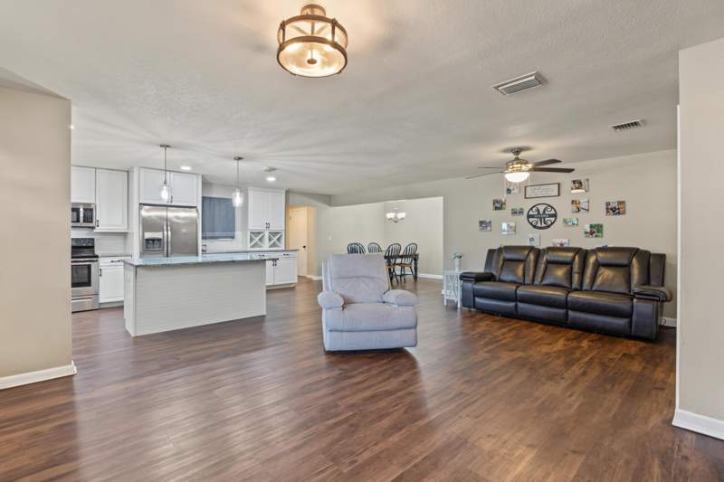 4 bedroom Detached Single Family at 48 NW Hemlock Drive, Fort Walton Beach, Fort Walton Beach — photo 4