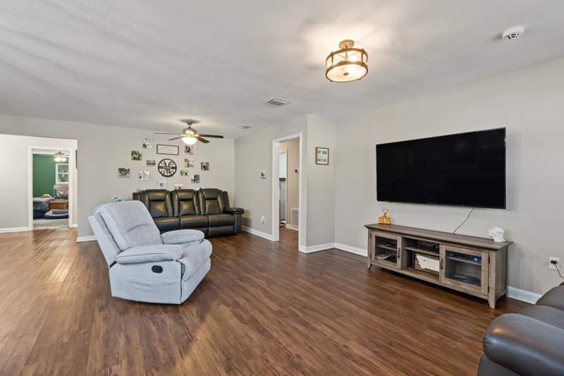 4 bedroom Detached Single Family at 48 NW Hemlock Drive, Fort Walton Beach, Fort Walton Beach — photo 5