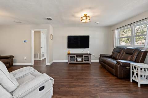 48 NW Hemlock Drive, Fort Walton Beach FL - photo 6 of 52
