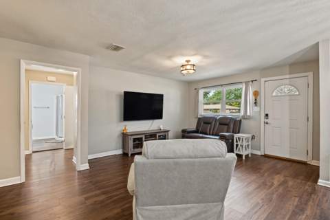 48 NW Hemlock Drive, Fort Walton Beach FL - photo 7 of 52