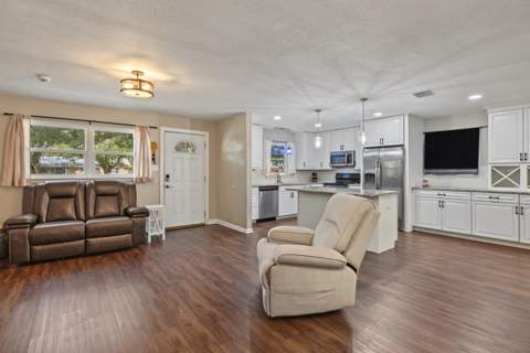 48 NW Hemlock Drive, Fort Walton Beach FL - photo 8 of 52