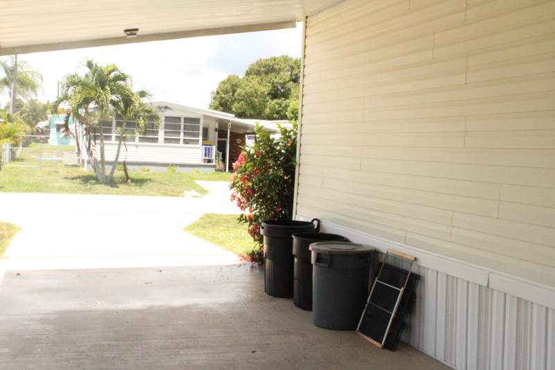 3 bedroom Manufactured Home at 7409 SE Eagle Avenue, Ridgeway Mobile Home Subdivision Plat No 1 2, Hobe Sound — photo 4