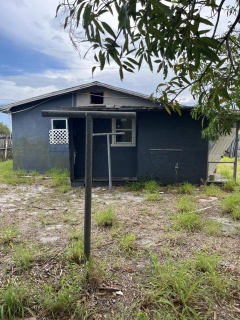 1204 Avenue K Avenue, Fort Pierce FL - photo 10 of 13