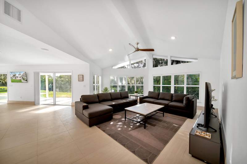 4 bedroom Single Family Residence at 3781 S 25th Street, Fort Pierce, Fort Pierce — photo 2