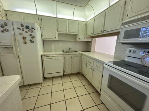 2682 S Garden Drive #103, Lake Worth FL - photo 7 of 37