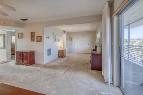 2682 Garden Drive #301, Lake Worth FL - photo 11 of 45
