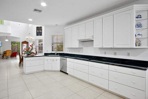 144 Pepper Lane, Jensen Beach FL - photo 11 of 37