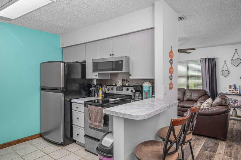 1 bedroom Condominium at 6018 Indrio Road #6, Indian Pines Village, Fort Pierce — photo 4