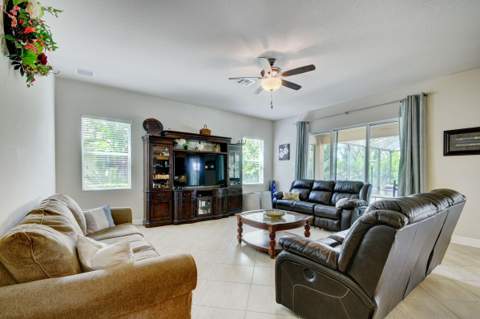 8625 Wellington View Drive, Royal Palm Beach FL - photo 16 of 54