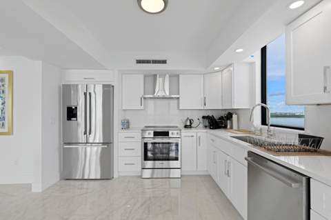 5380 N Ocean Drive #10d, Riviera Beach FL - photo 9 of 23