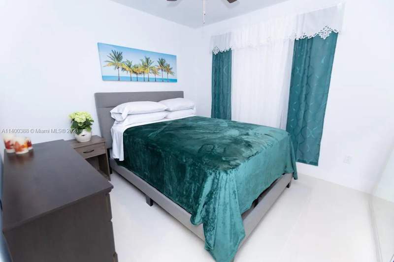3 bedroom Single Family Residence at 3240 SW 17th Street, Riverland Village Sec 1-Replat, Fort Lauderdale — photo 3