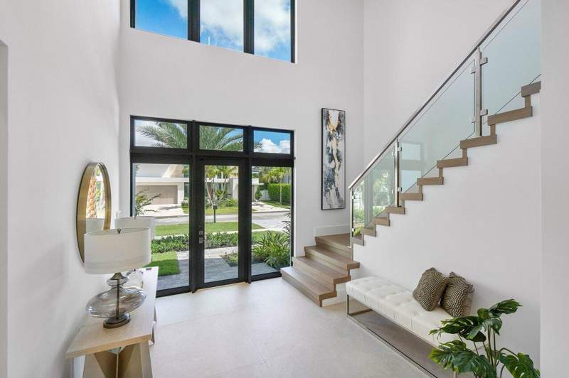 5 bedroom Single Family Residence at 2737 NE 18th Street, Coral Ridge North Add, Fort Lauderdale — photo 2