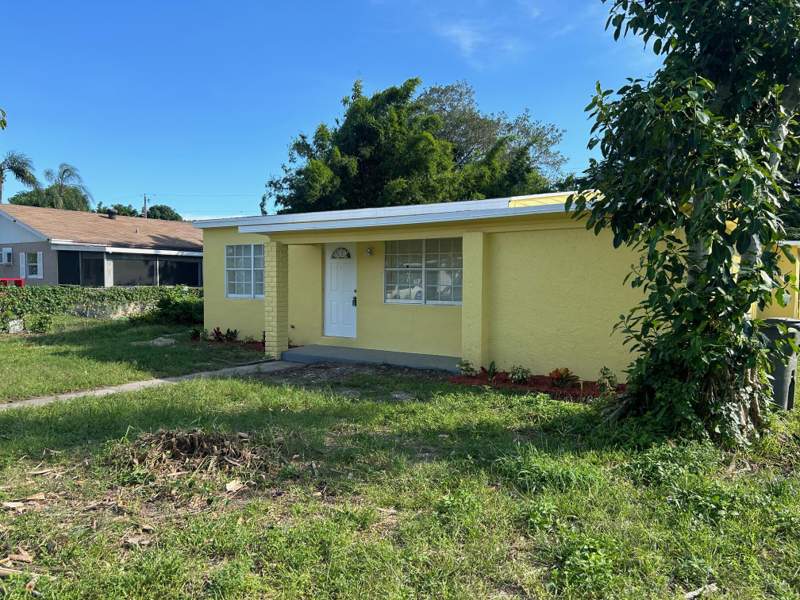 3 bedroom Single Family Residence at 5840 Banana Road, Royal Palm Estates, West Palm Beach — photo 2
