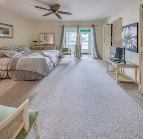 3040 Lake Osborne Drive #106, Lake Worth Beach FL - photo 10 of 20