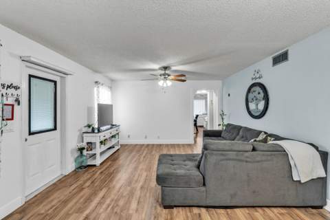 329 Knotty Pine Circle #A-2, Greenacres FL - photo 9 of 31