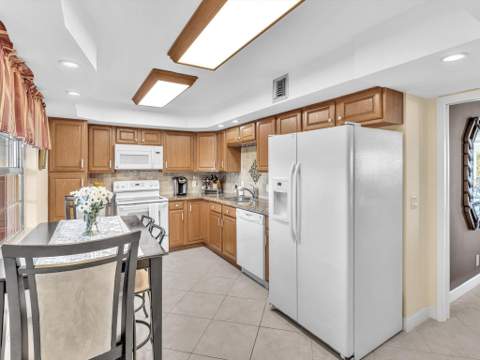 3510 Oaks Way #409, Pompano Beach FL - photo 16 of 61