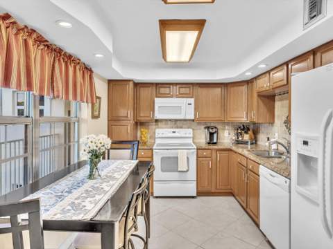 3510 Oaks Way #409, Pompano Beach FL - photo 15 of 61