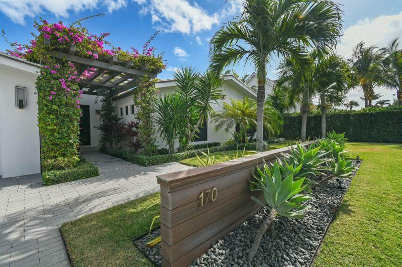 4 bedroom Single Family Residence at 170 Beacon Lane, Jupiter Inlet Beach Colony, Jupiter Inlet Colony — photo 3