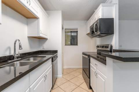 567 Trace Cir Circle, Deerfield Beach FL - photo 7 of 10