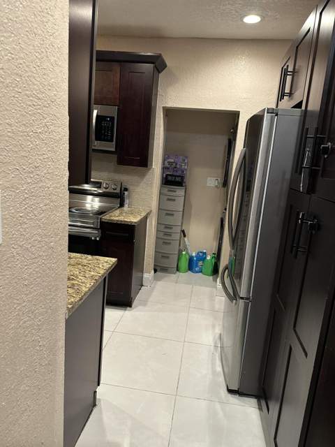 833 Briggs Street, West Palm Beach FL - photo 12 of 71