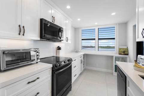 2860 S Ocean Boulevard #506, Palm Beach FL - photo 8 of 35