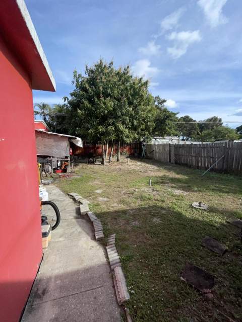 3024 Glenwood Road, West Palm Beach FL - photo 9 of 38