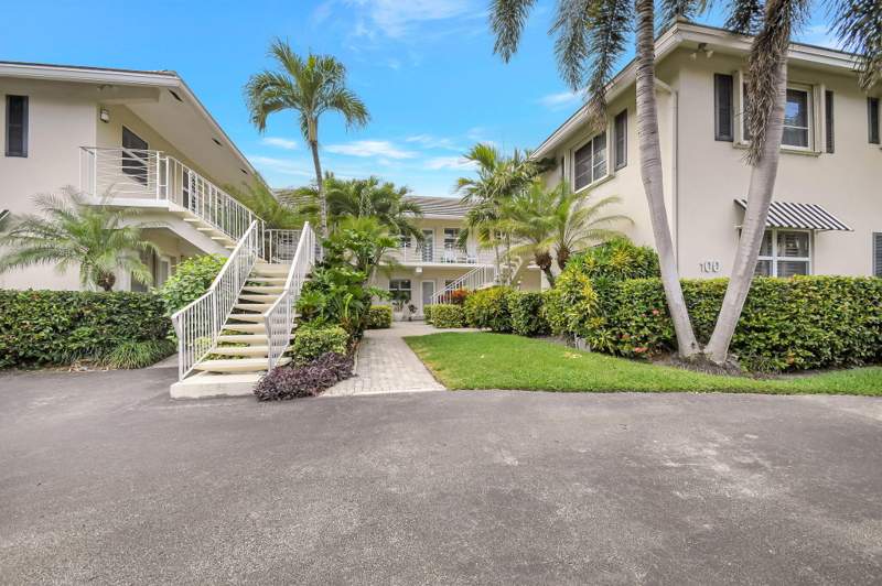1 bedroom Condominium at 100 Venetian Drive #3, Ranger Condo Apts, Delray Beach — photo 2