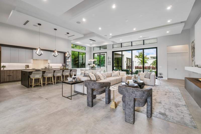 5 bedroom Single Family Residence at 315 Ellamar Road, Ellamar, West Palm Beach — photo 4