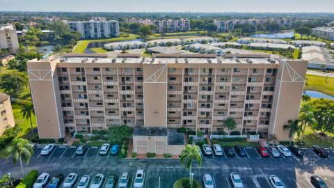 7076 Huntington Lane #407, Delray Beach FL - photo 13 of 26