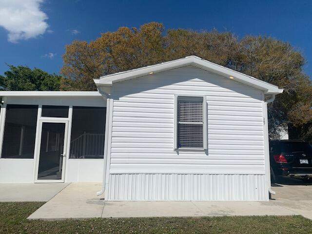 2 bedroom Manufactured Home at 267 Nightingale Avenue, Sandhill Shores, Fort Pierce — photo 3