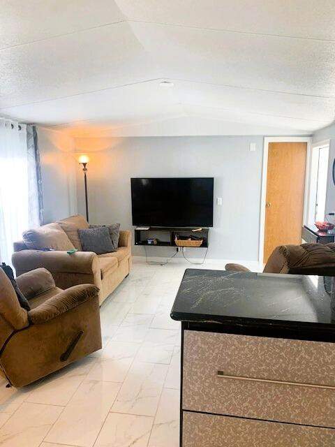 267 Nightingale Avenue, Fort Pierce FL - photo 10 of 40