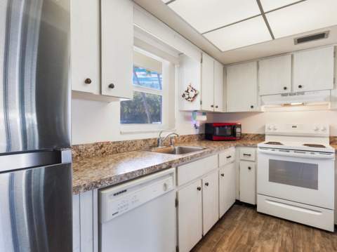 301 Circle Drive #103, Boynton Beach FL - photo 10 of 35