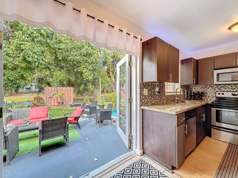 6293 NW 27th Street, Margate FL - photo 12 of 41