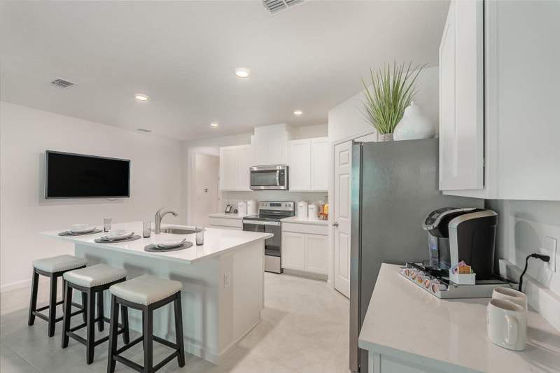 4 bedroom Single Family Residence at 2234 SW Heathwood Circle, Port St Lucie Section 40, Port St. Lucie — photo 2