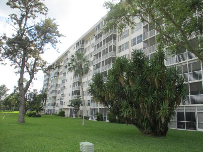 2 bedroom Condominium at 3300 N Palm Aire Drive #306, Palm Aire, Pompano Beach — photo 4
